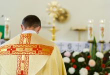 Photo of Przewodniczący episkopatu odprawi mszę św. za ofiary pandemii w ramach sieci modlitwy CCEE