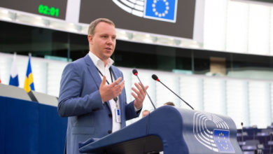 Photo of Europarlament wezwał do powołania niezależnego organu ds. etyki UE