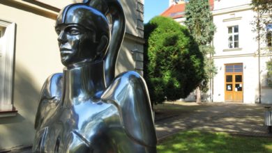 Photo of Odsłonięcie rzeźby “Athena de Futuro” Agaty Agatowskiej przed Uniwersytetem Pedagogicznym w Krakowie